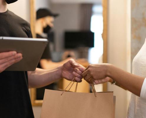 Boas práticas no recebimento de produtos (B2B): inspeção de embalagem, temperatura e documentação