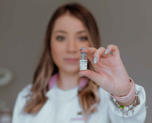 Como escolher o melhor distribuidor de produtos para harmonização facial: guia completo para comprar com segurança, procedência e suporte especializado